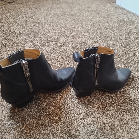 Frye Sacha Moto Shortie Boot Size 7.5 - Picture 3 of 8